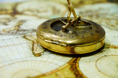 Navigating through changing business environments while managing projects
